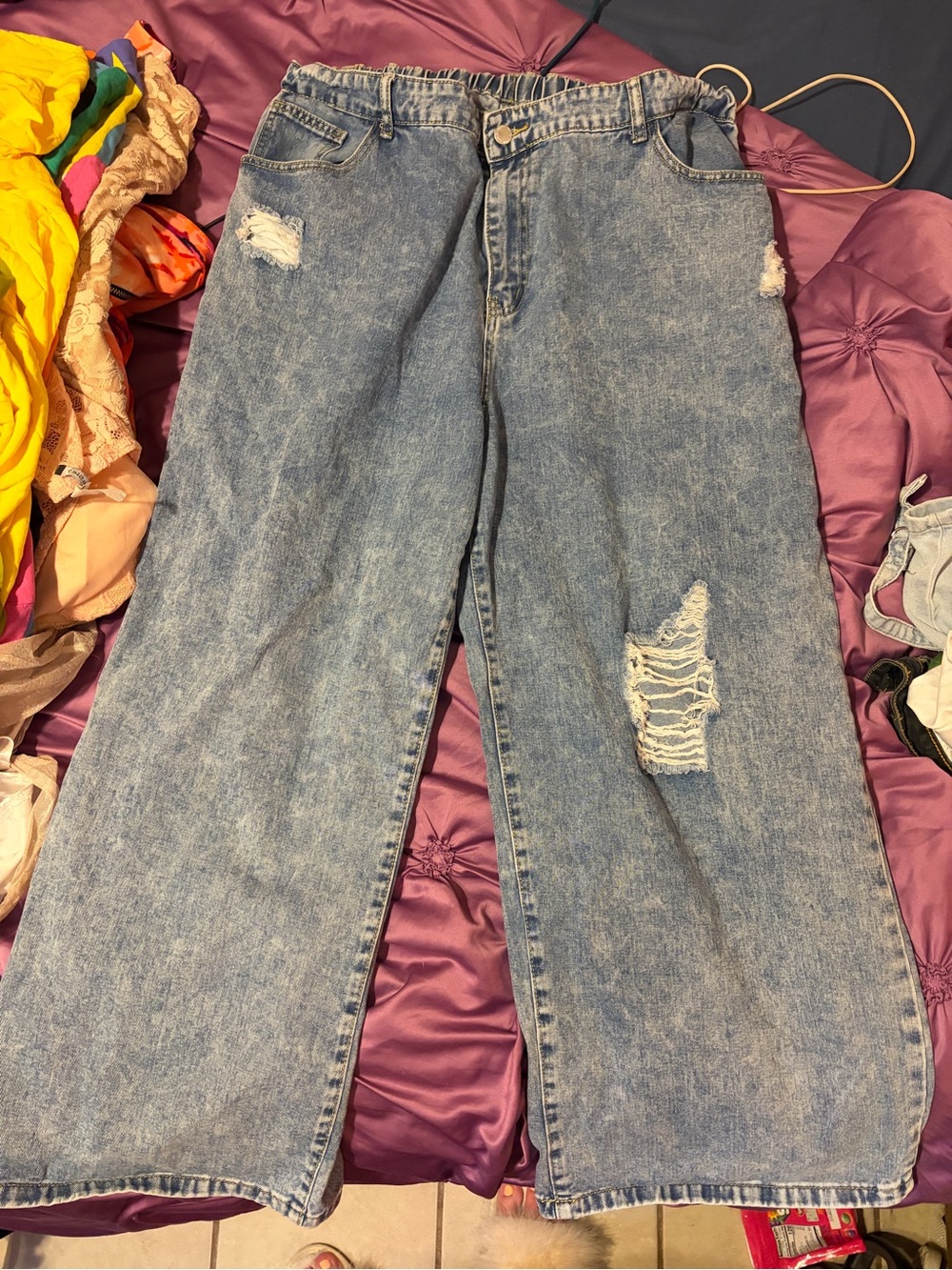 SHEIN Light Blue Wide-Leg Distressed Jeans
